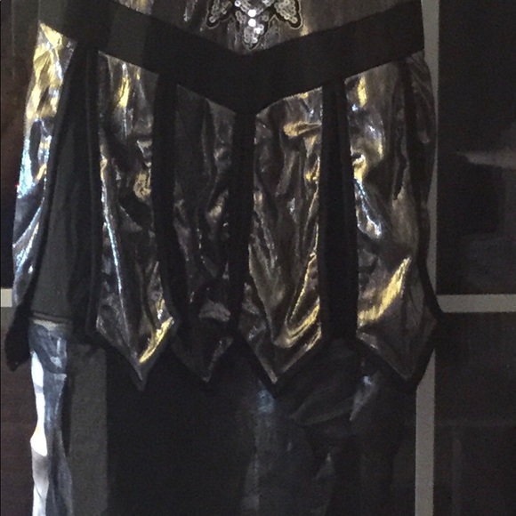 A women’s knight costume - Picture 7 of 8